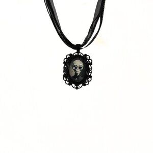 🔨 Alien Victorian Gothic Necklace